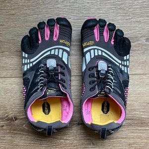 Vibram womens Five Finger Shoes size 38